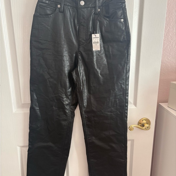 NWT Express Modern Straight Super High rise faux leather pants size 2S - Picture 2 of 9